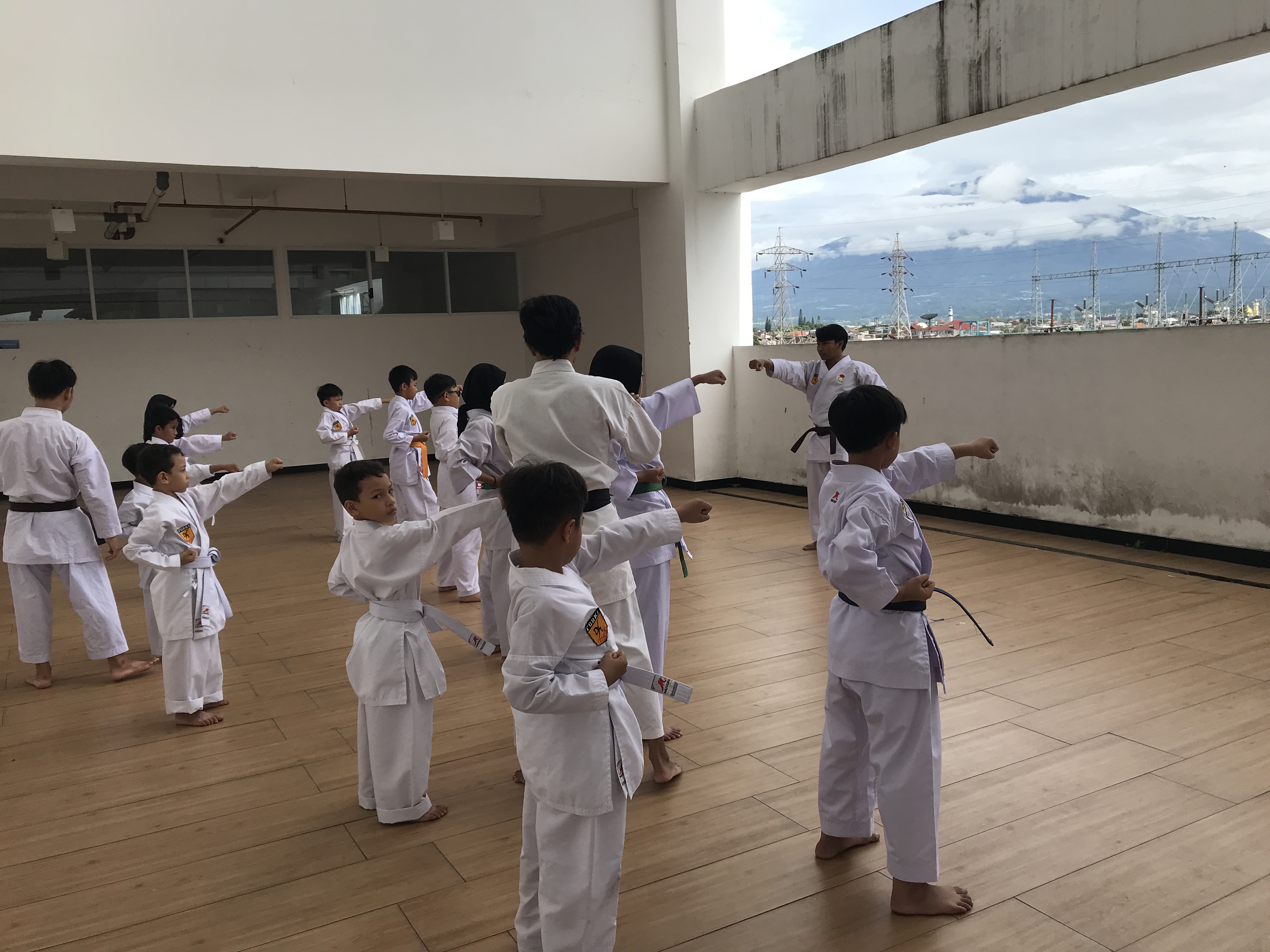 Latihan Rutin & Sparing Dojo Karate Bumi Arema